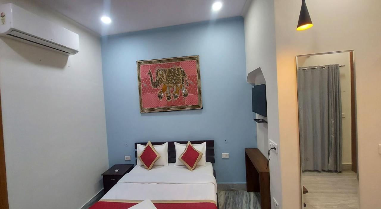 Hotel Natraj Palace ジャイプール エクステリア 写真