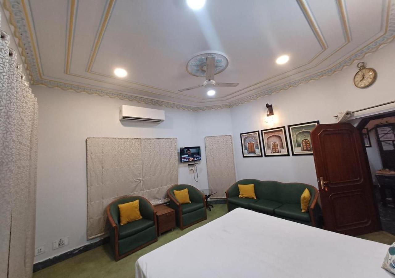 Hotel Natraj Palace ジャイプール エクステリア 写真