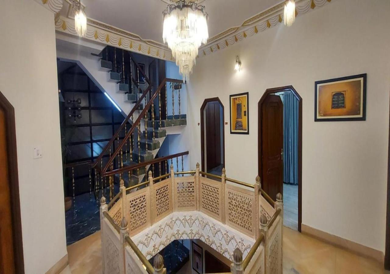 Hotel Natraj Palace ジャイプール エクステリア 写真