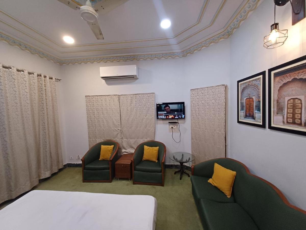 Hotel Natraj Palace ジャイプール エクステリア 写真