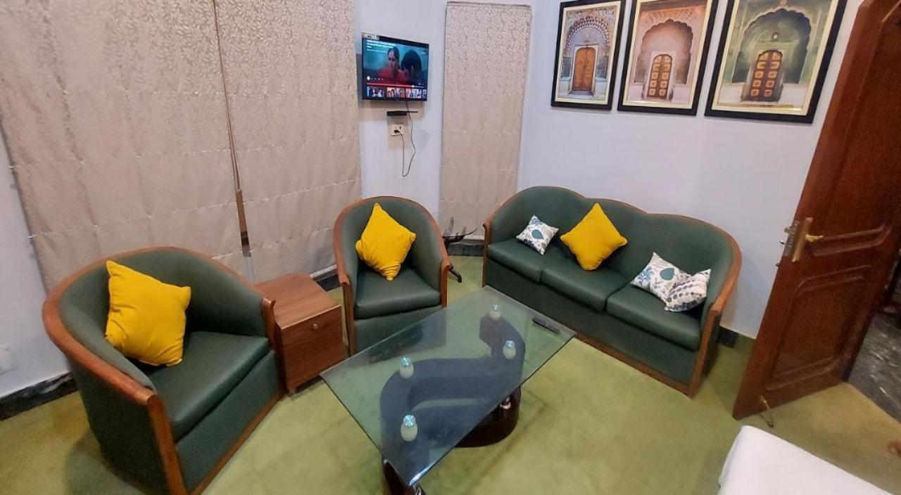Hotel Natraj Palace ジャイプール エクステリア 写真